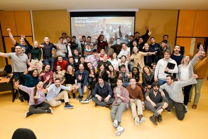 Foto de grupo del Startup Weekend Burgos. ECB