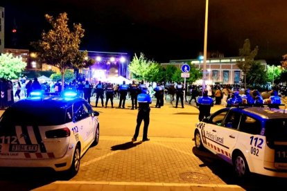 Operativo con 20 Policías locales en el concierto junto al Andén el día de San Pedro. POLÍCIAL LOCAL