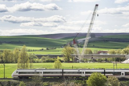 El viaducto de Frandovínez sobre el río Arlanzón fue derribado y reconstruido por problemas de seguridad. I. L. M.