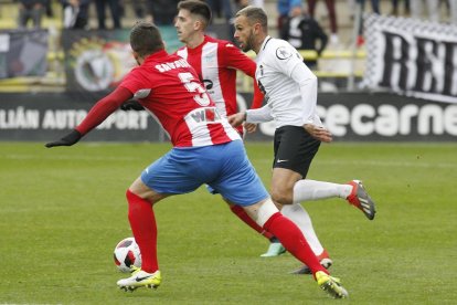 Elliot tiene muchas opciones para hacerse con un puesto en el once inicial en Valladolid-Santi Otero