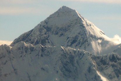 El Everest es con sus 8.848 metros sobre el nivel del mar la montaña más alta del mundo.-XAVIER JUBIERRE