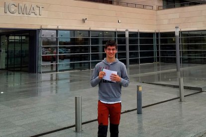 Nicolás Atanes estudia Bachillerato en el instituto Navarro Villoslada. ECB