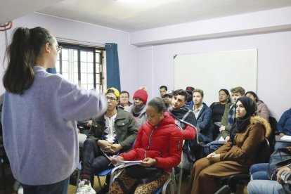 Una de las aulas de Accem cuya sede está en la Avenida Cantabria, 37.