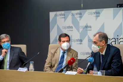 Santiago Aparicio, Antonio Garamendi y Miguel Ángel Benavente. SANTI OTERO