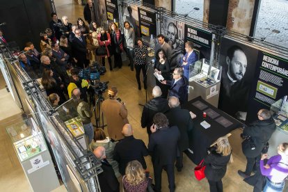 Un momento de la inauguración de la exposición Filatelia y Salud en La Estación. TOMÁS ALONSO