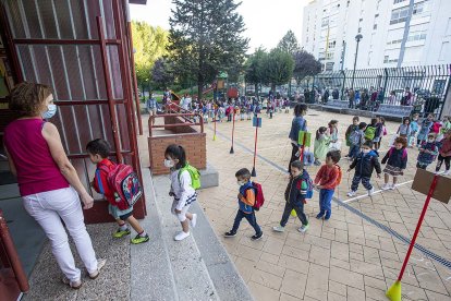 Por el momento hay 19 aulas confinadas de las 3.000 que, con el desdoble de clases, hay en la provincia. SANTI OTERO