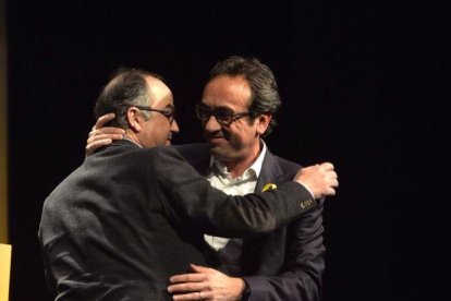 Josep Rull (derecha) y Jordi Turull, estse martes, el día después de su salida de prisión, en Reus.-JOAN REVILLAS