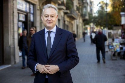 El embajador británico en España, Simon Manley, durante su visita a Barcelona.-JOAN PUIG