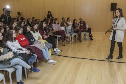 Rocío Hervella, directora general de Prosol, inauguró las charlas del proyecto Stem Talent Girl.-SANTI OTERO