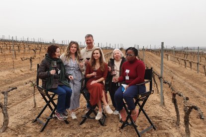 Imagen de archivo de importadores canadienses visitando la Ribera con la asociación Asebor