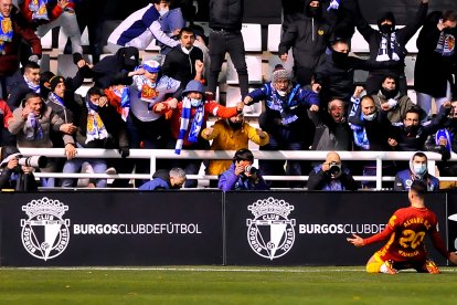 Imagen de reporteros gráficos durante el partido entre el Burgos CF y el Zaragoza. TOMÁS ALONSO