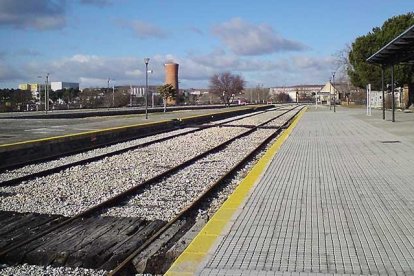 La estación de tren de Aranda permanece a la espera de su posible reapertura.