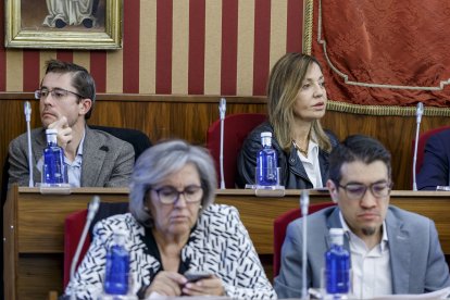 Blasco en su nueva ubicación en el Pleno tras pasar a ser concejal no adscrita. TOMÁS ALONSO