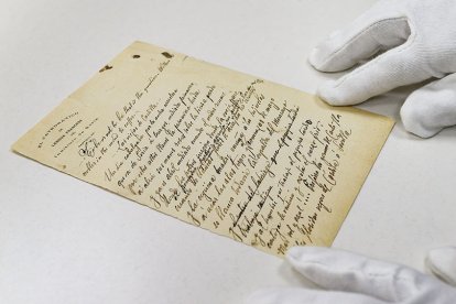 El poema ‘Las viejas de Castilla’, un manuscrito original de puño y letra de Antonio Machado.  SANTI OTERO