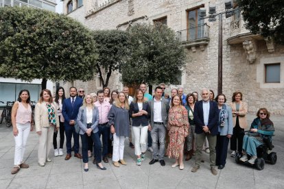 Carolina Blasco, en el centro, entre los componentes de la candidatura de Decide Burgos.