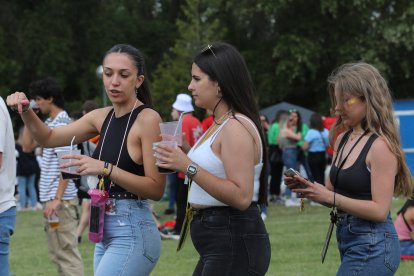 Dron de vigilancia en la macrofiesta universitaria de la ITA, que se celebra en el Parque Ribera Sur de Palencia