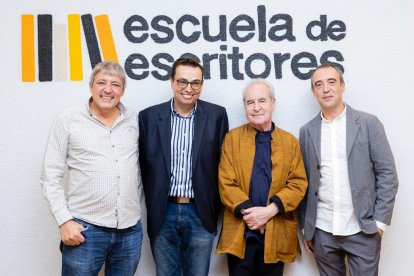 De izq. a dcha.: Javier Sagarna, Ignacio Ferrando, el novelista irlandés John Banville y Germán Solís