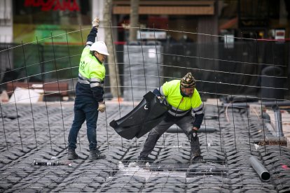 OBRAS MERCADO NORTE - PLAZA ESPAÑA Obreros, obra