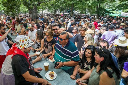 Miles de personas abarrotaron el Parral para disfrutar de la fiesta.