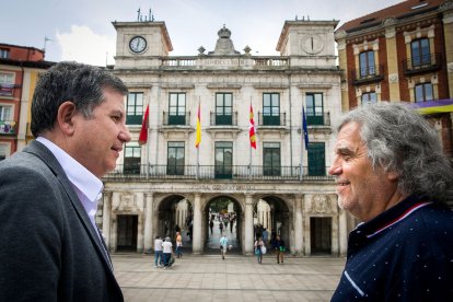 José Manuel Carbonell y Miguel Santamaria serán la voz de los 18.000 peñistas de la ciudad. Las peñas protagonizan el pregón por primera vez.