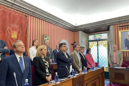 Primer minuto de silencio por la violencia intrafamiliar en Burgos