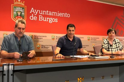 Roberto Fernández, Raúl Martínez y Silvia Torrente en la presentación de la XXXIV Feria de Oficios Artesanos