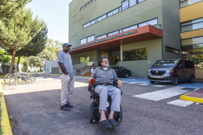 Dabiz Riaño, frente al CREER en Burgos.