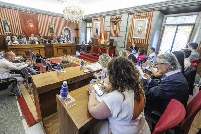 El Pleno del Ayuntamiento de Burgos defiende de manera unánime el futuro de las infraestructuras