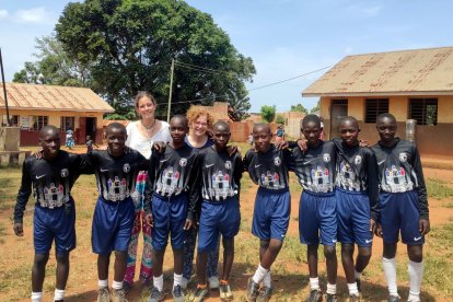 Una profesora y una estudiante de la Universidad de Burgos participan en una iniciativa solidaria en Uganda.