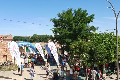 Vista de la plaza de las Escuelas de Torrepadre, línea de meta de la Subida al Ahijón.