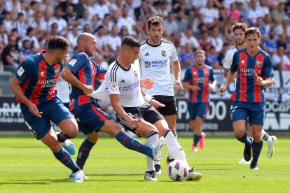 Imagen del partido entre el Burgos CF y el Huesca disputado en El Plantío.