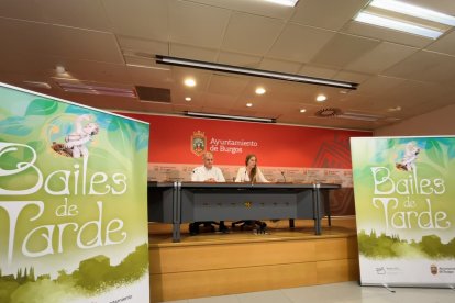 La edil de Festejos, Carolina Álvarez, ha presentado la cita junto al gerente de Cultura, Luis Simancas.