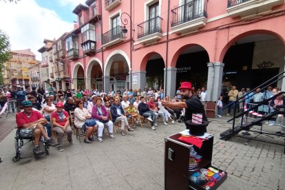 Imagen de archivo de uno de los muchos espectáculos callejeros que organiza Aranda por fiestas