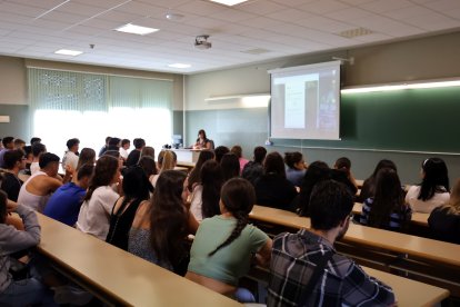 Jornada de orientación de centros en la Facultad de Económicas.