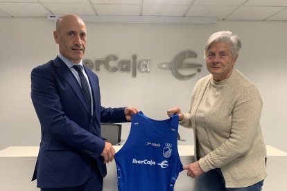 Ibercaja renueva la colaboración con el Club Atletismo Capiscol.