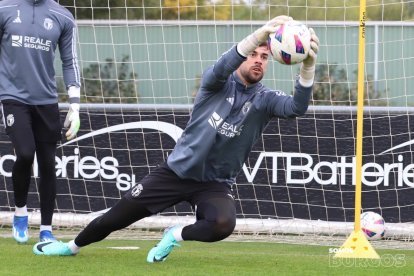 José Antonio Caro, durante el entrenamiento previo al partido contra el Racing.