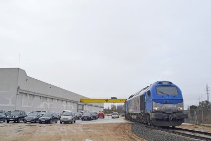 Una máquina de tren en el ramal de Pradomarina.