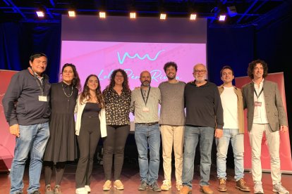 Los ponentes posan con el impulsor de la Fundación Lola Pérez Rivera, Alberto de la Calle, su vicepresidenta, Andrea de la Calle Pérez, y Eduardo Contreras, directivo de la Fundación.