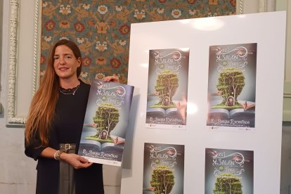 La concejala de Cultura, Marta Alegría, presenta el Salón del Libro Infantil y Juvenil.