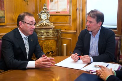 José Solas y Borja Suárez mantuvieron una reunión.