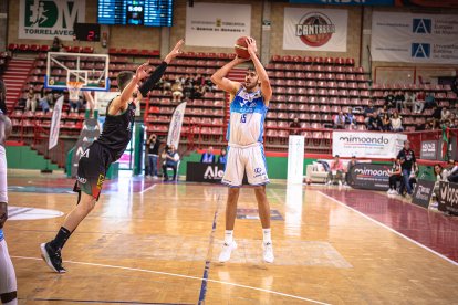 Ignacio Rosa, durante el partido entre Longevida San Pablo Burgos y Grupo Alega Cantabria.