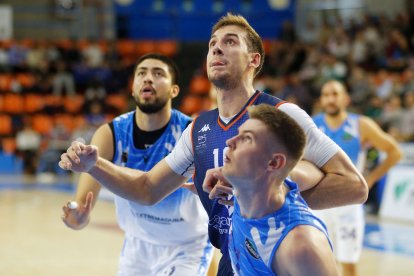 El equipo de Ocampo remonta ante Cáceres en El Plantío.