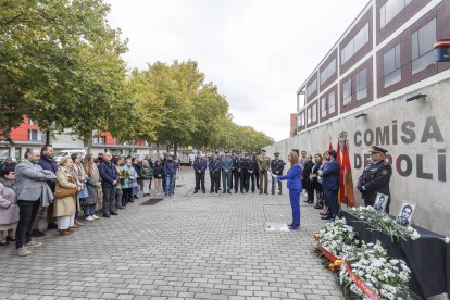 Homenaje a Jesús Postigo y Raúl Santamaría en la Comisaría Provincial de Burgos.