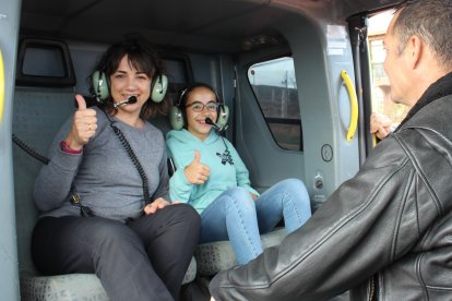 La alumna tuvo su 'bautismo de vuelo'.