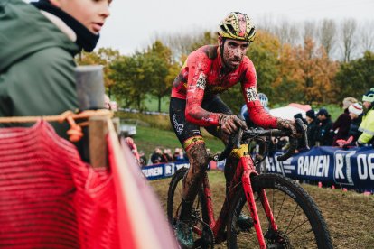 Felipe Orts roza el podio en el Superprestigio.