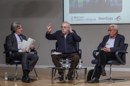 José Carlos Vizárraga, Octavio Granado y Juan Carlos Aparicio en el debate sobre 'La reforma de las pensiones' de EL CORREO DE BURGOS e Ibercaja.