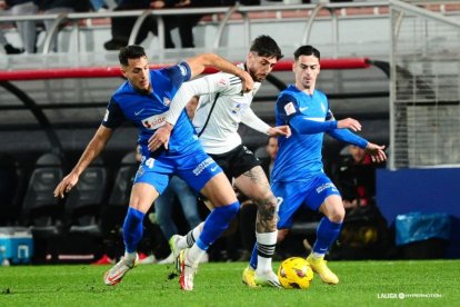 Imagen del partido entre el Amorebieta y el Burgos CF.