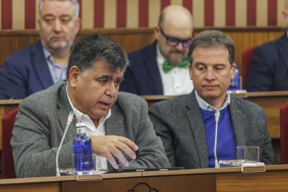 El concejal de Licencias, Juan Manuel Manso, interviene en el Pleno.