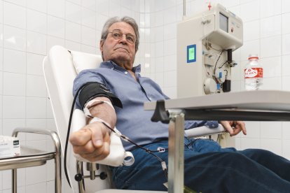 Francisco del Amo realizaba esta mañana en el centro de extracciones de sangre de Burgos su donación número 500.