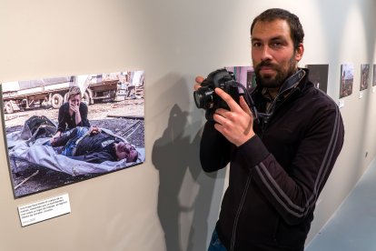 Diego Herrera, en la inauguración de su exposición 'Ucrania, la última guerra en Europa'.